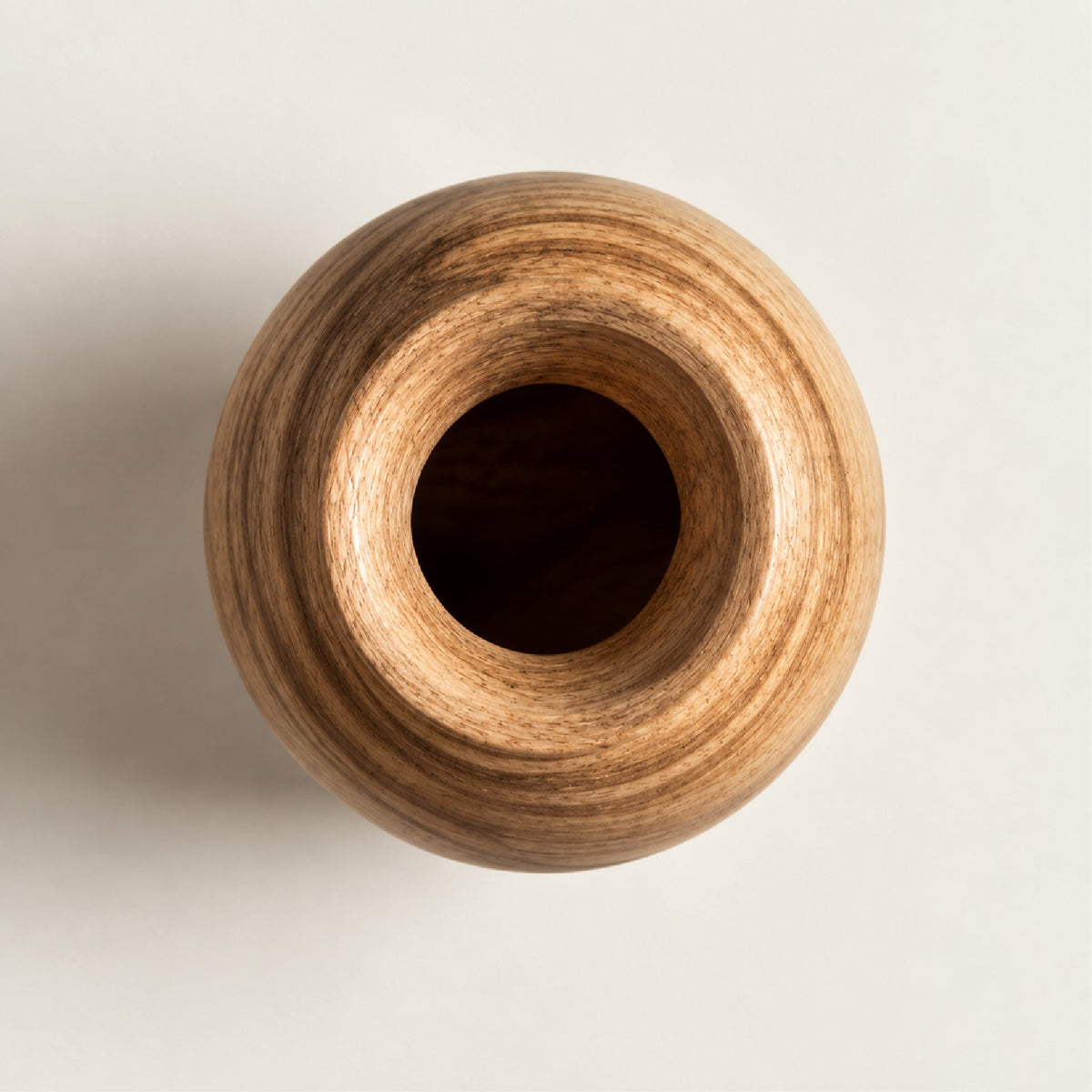 HiFiveGo™ SmoothOak Wood Carved Flower Vase