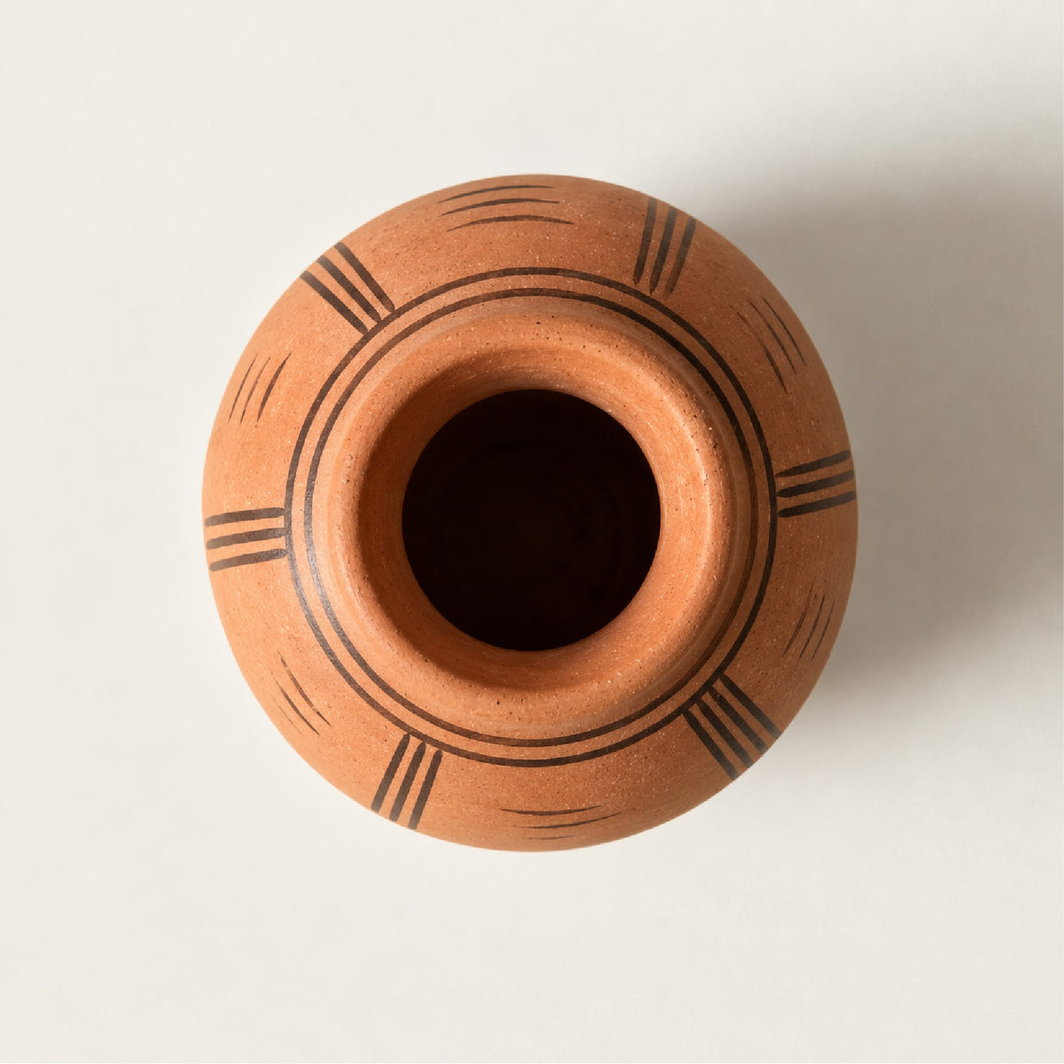 HiFiveGo™ SunBaked Pattern Clay Tabletop Decor Vase