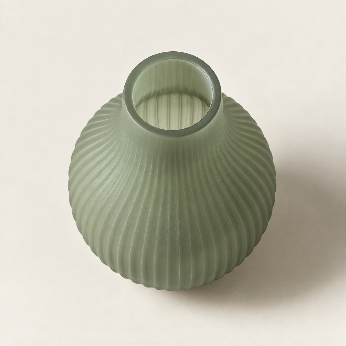 HiFiveGo™ GentleGreen Fluted Glass Round Table Vase